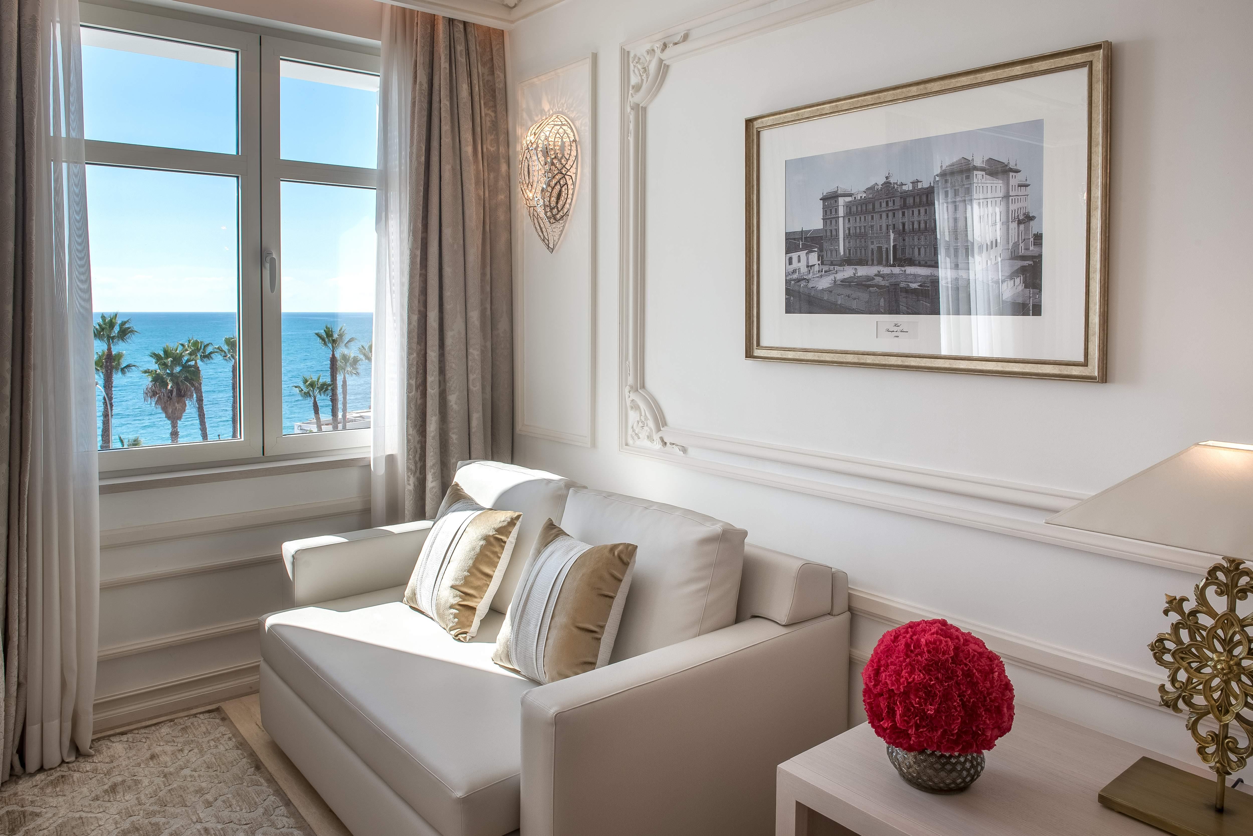Gran Hotel Miramar Gl Malaga Exterior photo A suite at the Four Seasons Hotel