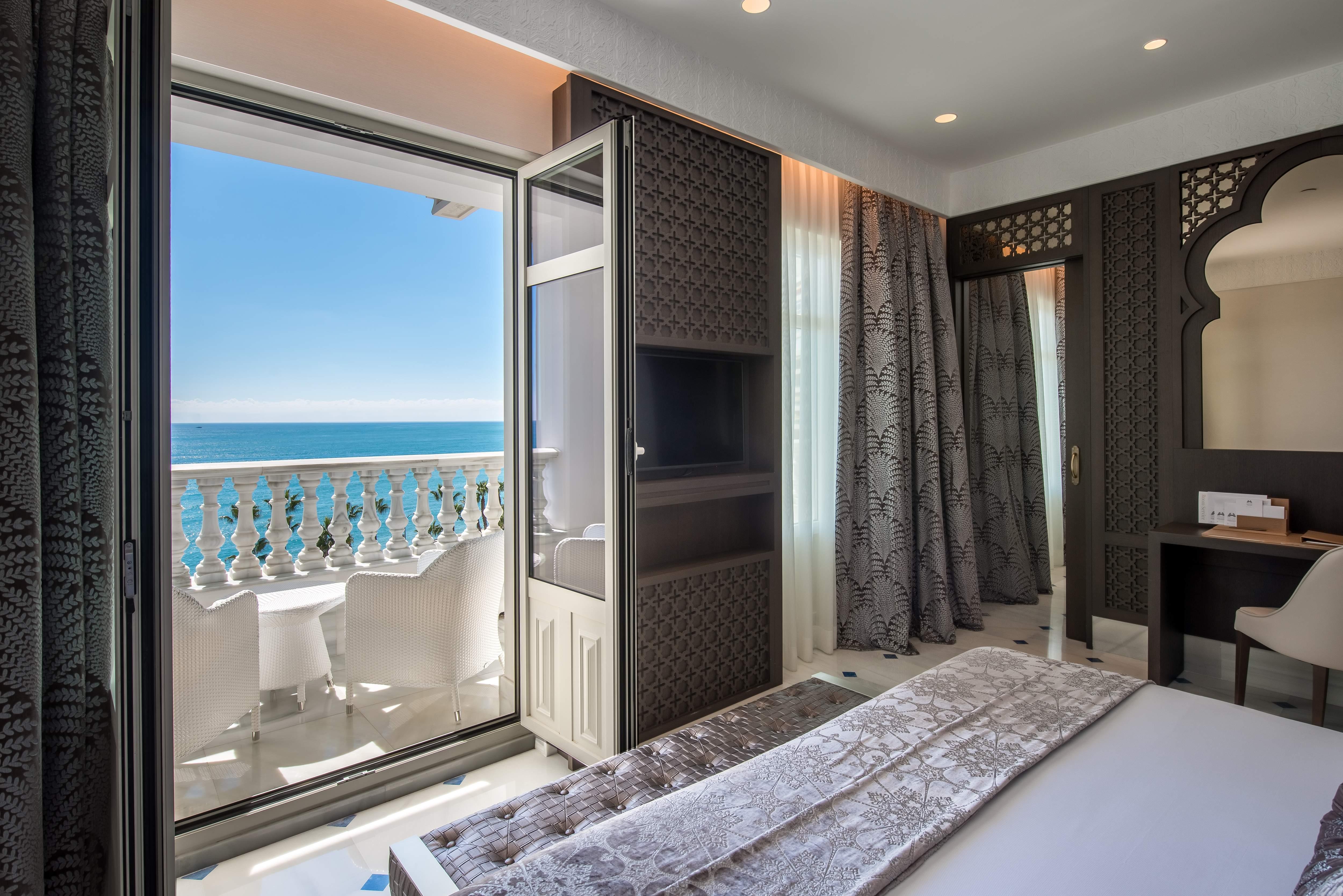 Gran Hotel Miramar Gl Malaga Exterior photo Suite
